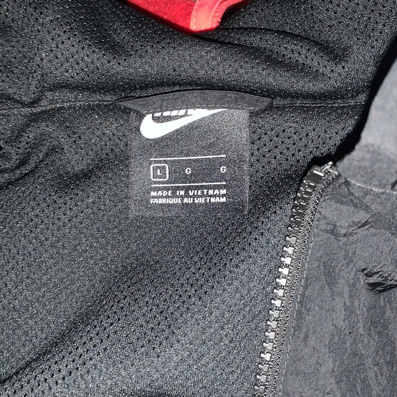 Nike rain jacket - Picture 2 of 3